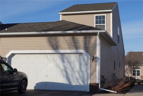 5086 Minuteman Ln, Liverpool, NY, 13088-5940 | Card Image