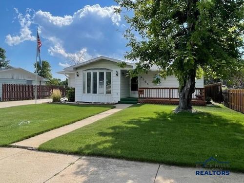 4565 Wentworth Dr, Rapid City, SD, 57702-1990 | Card Image