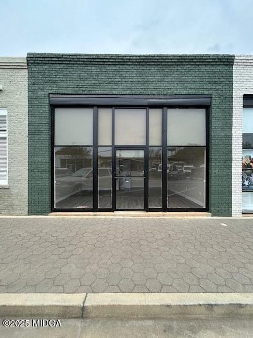 42 E Johnston St, Forsyth, GA, 31029-2207 | Card Image