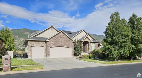 681 Country Ln, Farmington, UT, 84025-4728 | Card Image