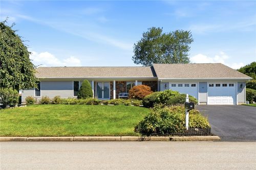 32 Red Cedar Ln, North Providence, RI, 02904-3032 | Card Image