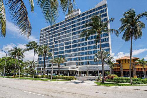 cu9j-2455 E Sunrise Blvd, Fort Lauderdale, FL, 33304-3118 | Card Image