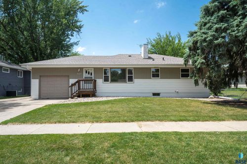 3005 S 5th Ave Avenue, Sioux Falls, SD, 57105-5901 | Card Image