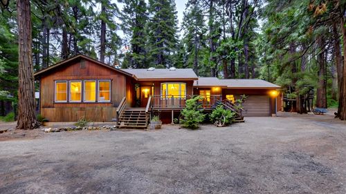 13755 Quaker Hill Cross Rd, Nevada City, CA, 95959-9515 | Card Image