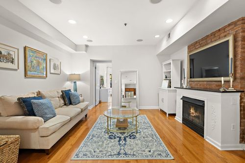 apt-2r-221 Willow Ave, Hoboken, NJ, 07030-7918 | Card Image