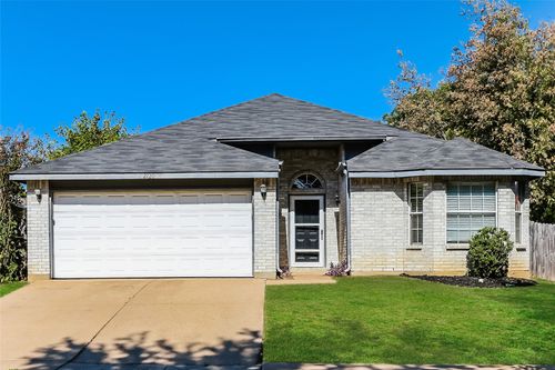 2720 Clovermeadow Dr, Fort Worth, TX, 76123-2106 | Card Image