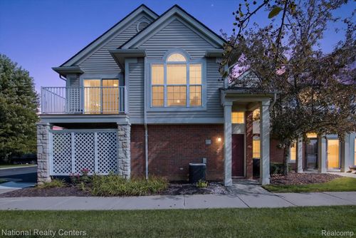 28190 Oakmonte Cir E, New Hudson, MI, 48165-8121 | Card Image