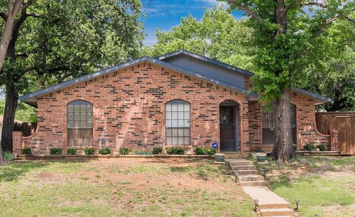 729 Mockingbird Dr, Lewisville, TX, 75067-5827 | Card Image