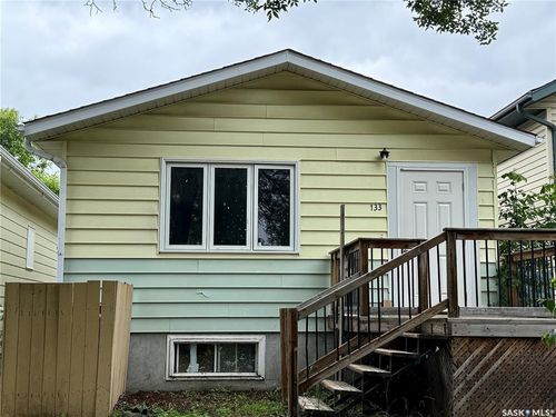 133 L Avenue S, Saskatoon, SK, S7M2G0 | Card Image