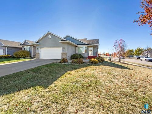 7425 W 52nd St Street, Sioux Falls, SD, 57106 | Card Image