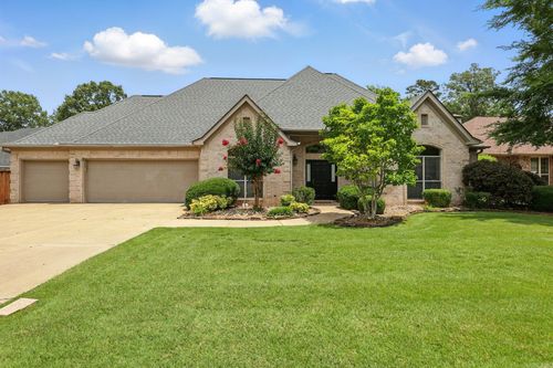 192 Marseille Dr, Maumelle, AR, 72113-7243 | Card Image