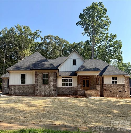 207 Kingsbridge Rd, Salisbury, NC, 28144-8309 | Card Image