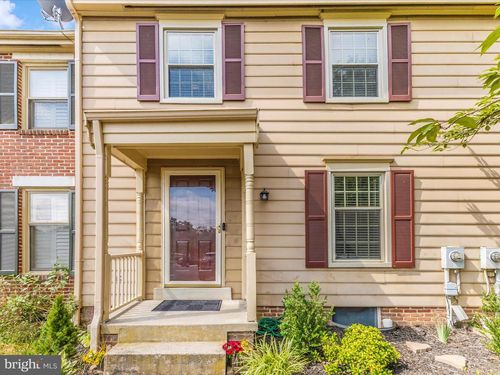 8204 Red Wing Ct, FREDERICK, MD, 21701-3281 | Card Image
