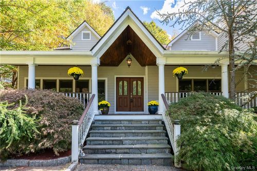 2 Fox Den Ln, North Salem, NY, 10560-3602 | Card Image