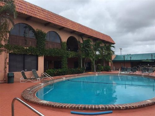 apt-308-670 Tennis Club Dr, Fort Lauderdale, FL, 33311-4037 | Card Image