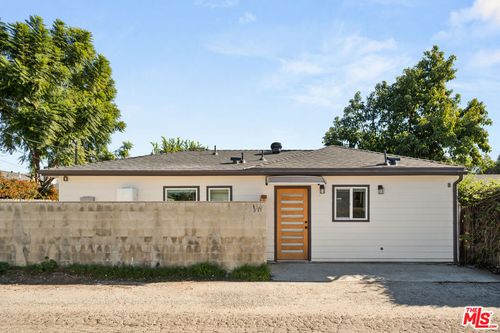 6917 Hesperia Avenue, Reseda, CA, 91335 | Card Image