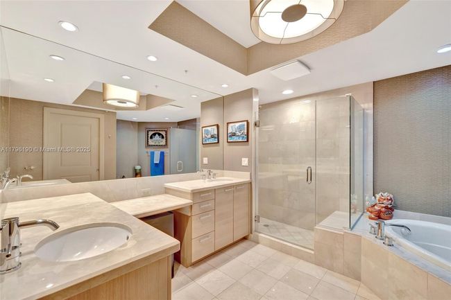 APT-514 - 1 N Ocean Blvd, Condo with 2 bedrooms, 2 bathrooms and null parking in Pompano Beach FL | Image 26