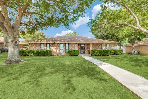 435 Cambridge Dr, DeSoto, TX, 75115-5607 | Card Image