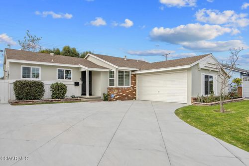 7055 Park Manor Ave, North Hollywood, CA, 91605-4412 | Card Image