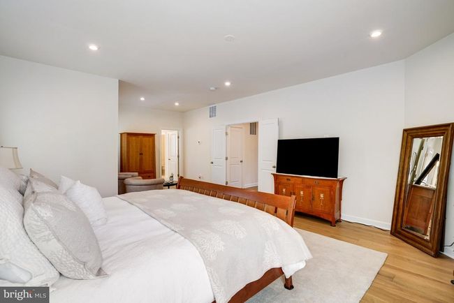 8942 Hubbard Way, House other with 4 bedrooms, 4 bathrooms and null parking in LORTON VA | Image 30