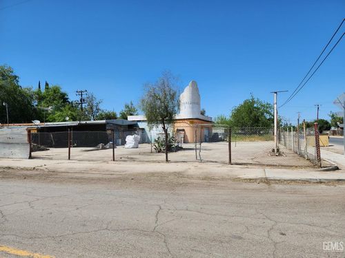 18499 Shafter Ave, Shafter, CA, 93263-2853 | Card Image