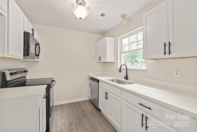 425 Austin Dr, House other with 3 bedrooms, 2 bathrooms and null parking in Charlotte NC | Image 12