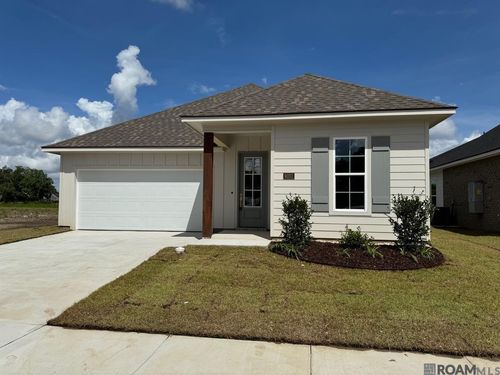 9051 Parkway Dr, Baton Rouge, LA, 70810-7016 | Card Image