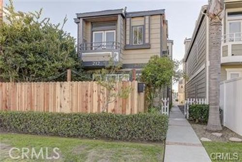 212 Rochester, Huntington Beach, CA, 92648 | Card Image