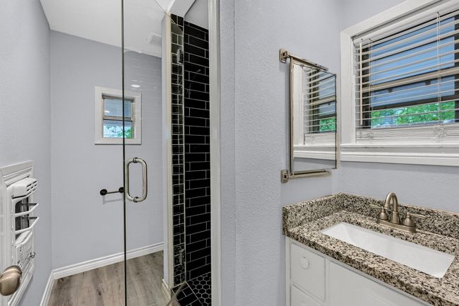 110 W Moore St, House other with 2 bedrooms, 2 bathrooms and null parking in Sherman TX | Image 14