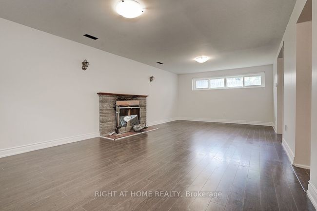 2 Citadel Dr, House other with 3 bedrooms, 2 bathrooms and 2 parking in Scarborough ON | Image 39