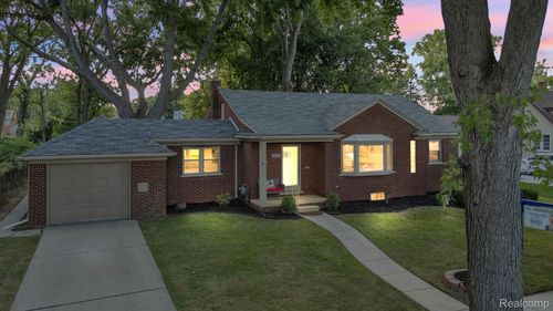 3820 Parker St, Dearborn, MI, 48124-3558 | Card Image