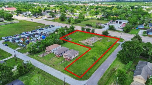 2020 Highway 3, Dickinson, TX, 77539-3652 | Card Image