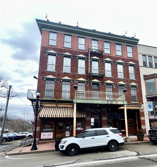 209-92 W Main St, Uniontown, PA, 15401-3318 | Card Image
