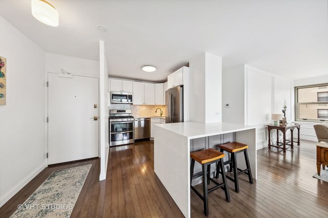 APT-1802 - 247 E Chestnut St, Condo with 2 bedrooms, 2 bathrooms and null parking in CHICAGO IL | Image 9