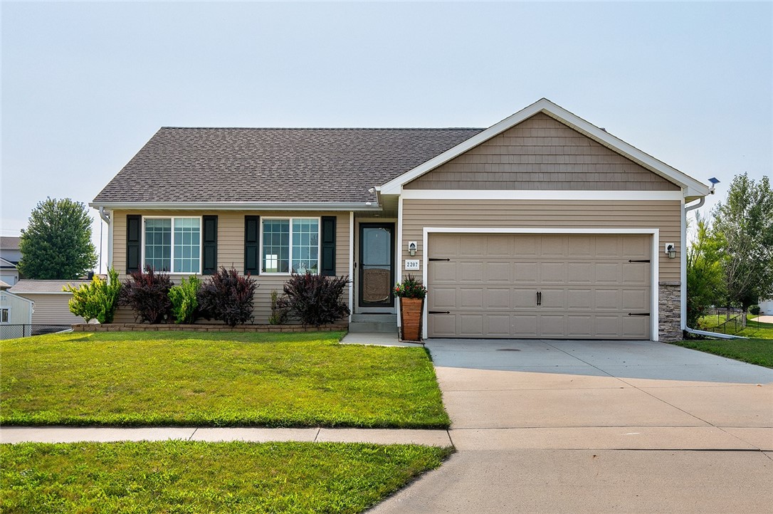 Aspen Dr, Granger, IA 50109