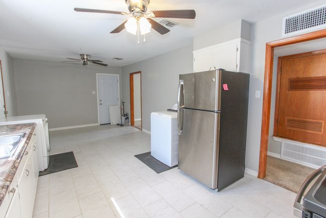 2004 State St, House other with 2 bedrooms, 1 bathrooms and 1 parking in Big Spring TX | Image 12