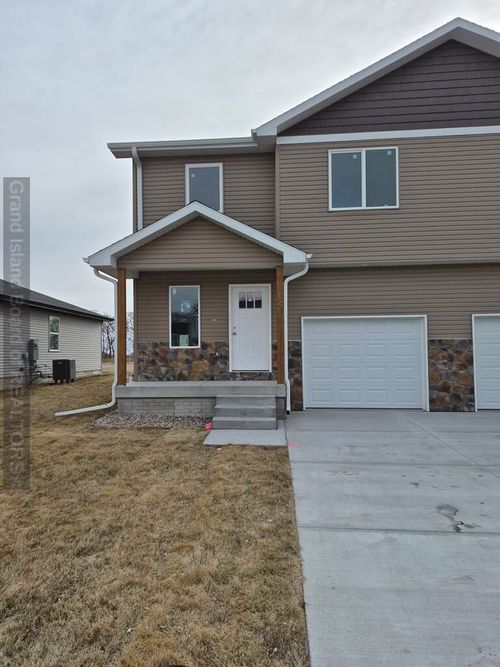 1415 Peach St, Grand Island, NE, 68801-7516 | Card Image