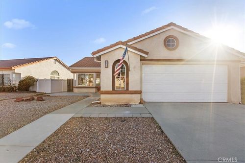 2985 Pembroke Ave, Hemet, CA, 92545-5333 | Card Image