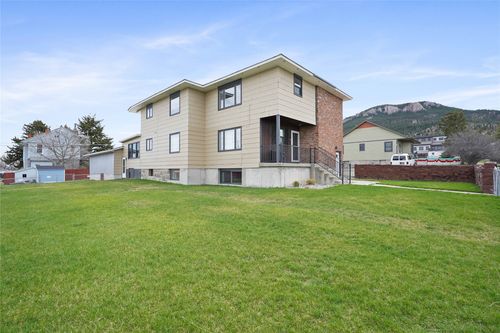 917 Elizabeth St, Helena, MT, 59601-1402 | Card Image