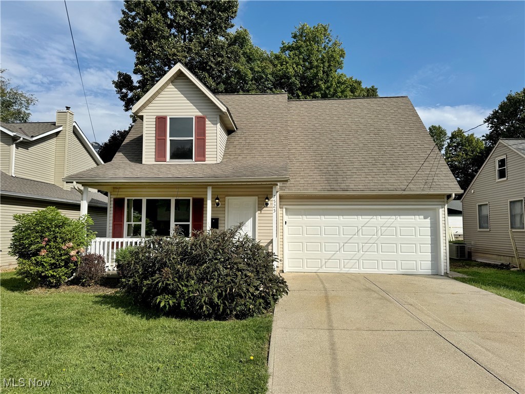 Dahlia Dr, Mentor On The Lake, OH 44060