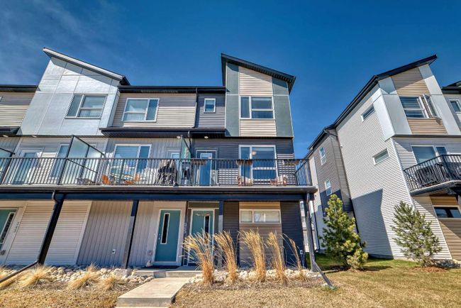 247 Redstone Boulevard Ne, Home with 3 bedrooms, 2 bathrooms and 3 parking in Calgary AB | Image 2