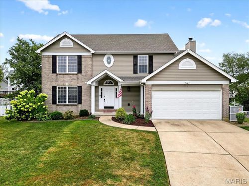 8 Monterey Ct, O Fallon, MO, 63366-7512 | Card Image