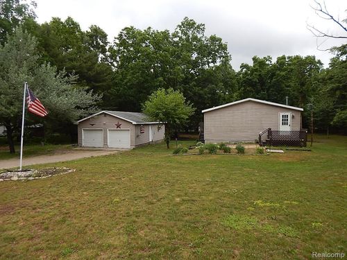 2389 W Maplehurst Dr, Roscommon, MI, 48653-9606 | Card Image