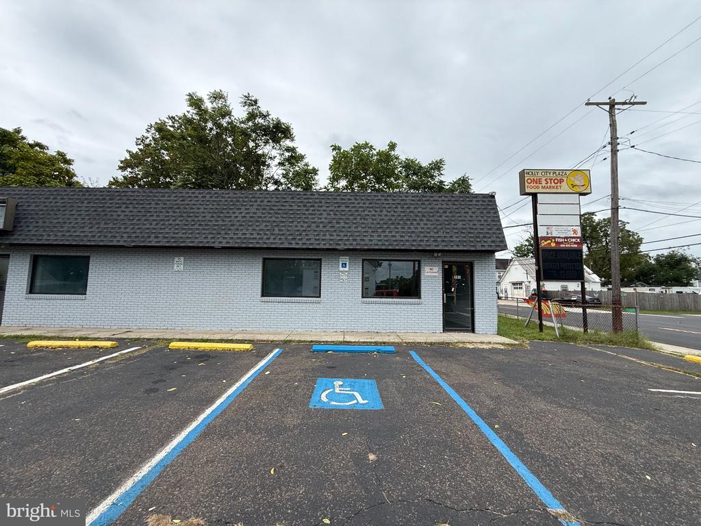 Commercial Lease in MILLVILLE