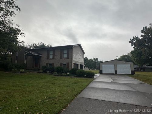 8614 Eagle Trl, Charlestown, IN, 47111-9605 | Card Image