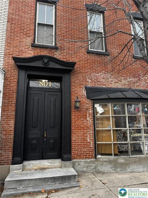 801 Chew St, Allentown, PA, 18102-4049 | Card Image