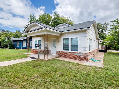 1714 8th St, Brownwood, TX, 76801-4707 | Card Image