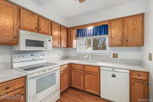 500 Red Cedar Blvd, Williamston, MI, 48895-9586 | Card Image