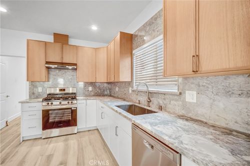 15889 King Cir, Westminster, CA, 92683-7427 | Card Image