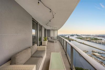 4610 - 488 Ne 18th St, Condo with 3 bedrooms, 3 bathrooms and null parking in Miami FL | Image 1